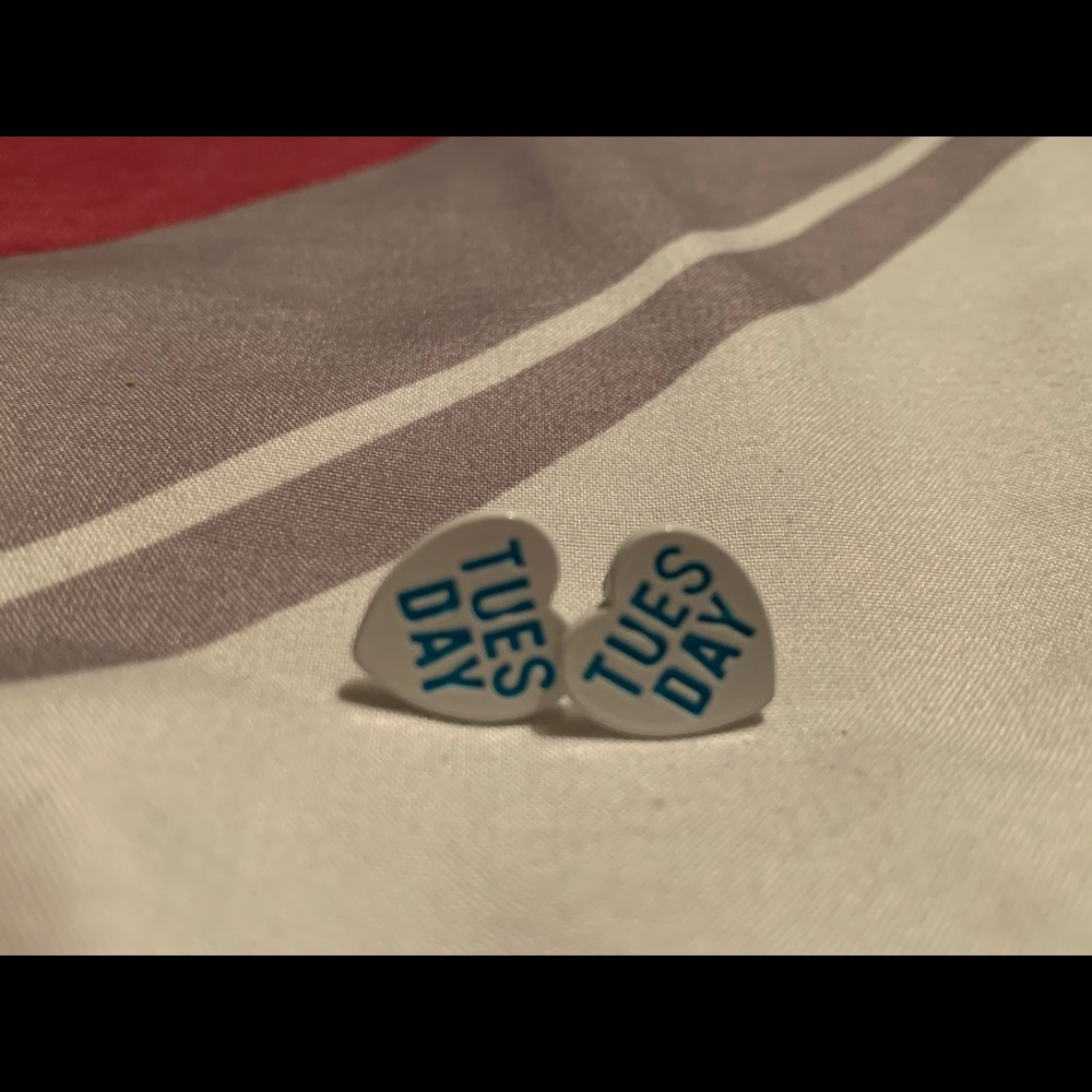 Heart Weekday Earrings - Picture 2 of 6